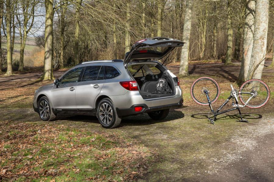  Subaru Outback 2.0D 2015 года  (UK) (фото 12 из 32)
